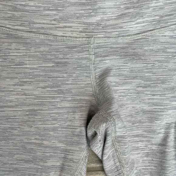 Lululemon Wunder Under Crop Sz 6 - Picture 3 of 6